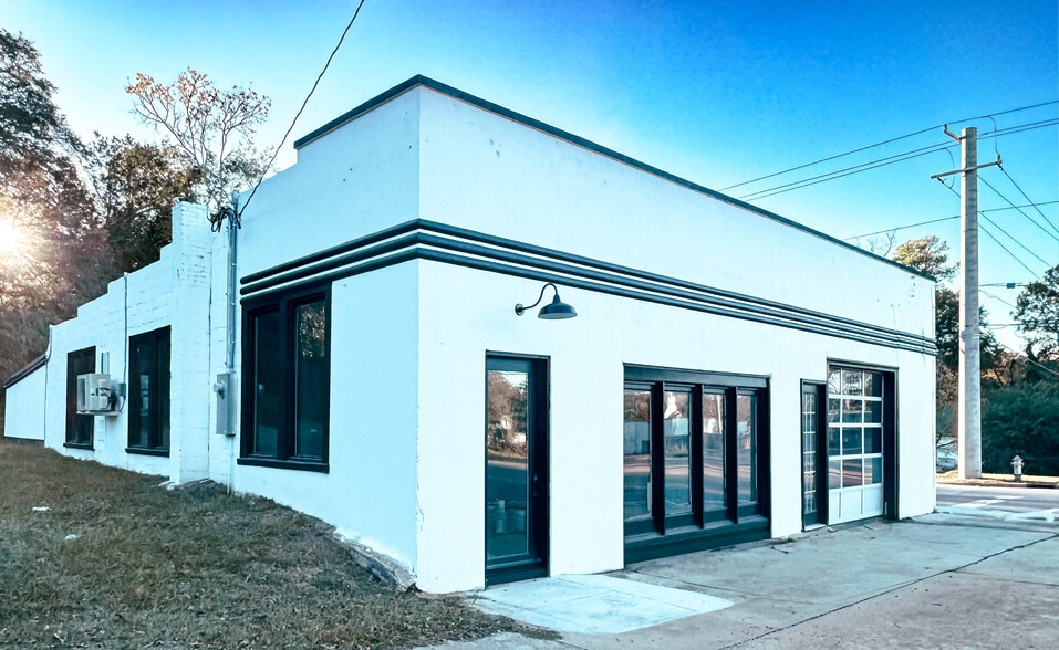 More Photos Of 827 N Madison St, Thomasville Freestanding For Sale