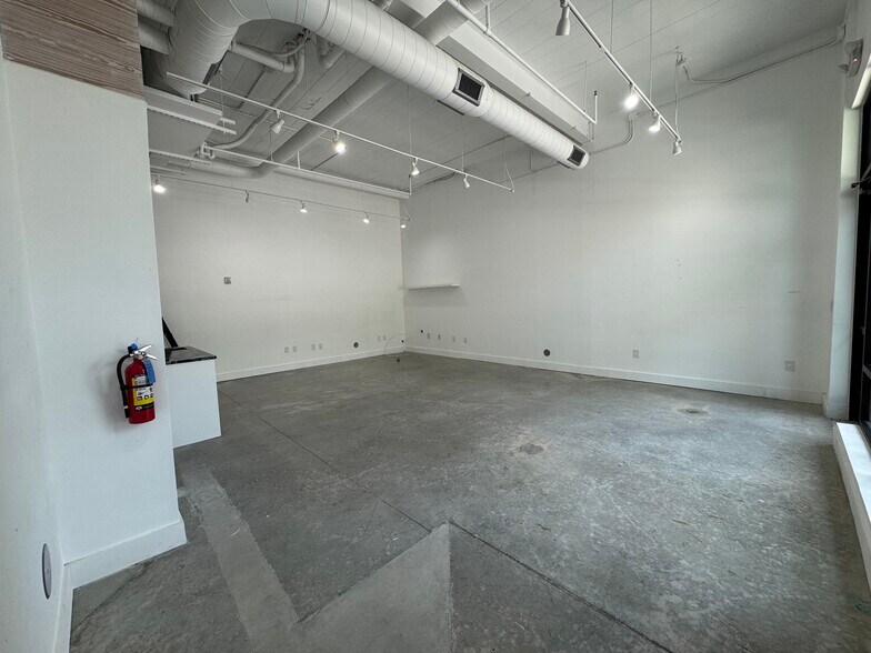 More Photos Of 1800 E 4th St, Austin Office Residential For Sale