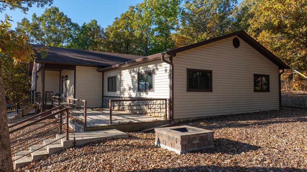 More Photos Of 283 Broken Post, Richland Specialty For Sale