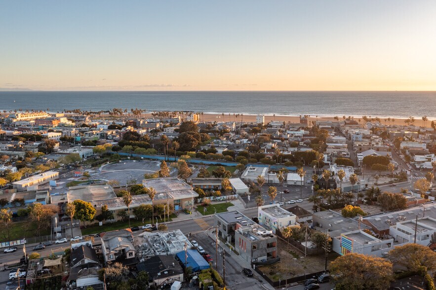 More Photos Of 1015 Abbot Kinney Blvd, Venice Office Residential For Sale