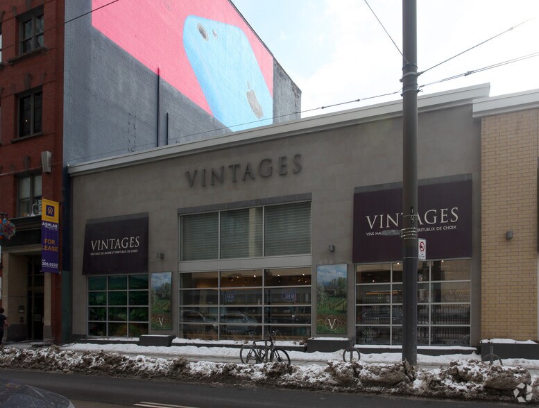 More Photos Of 415 King St W, Toronto Storefront For Lease