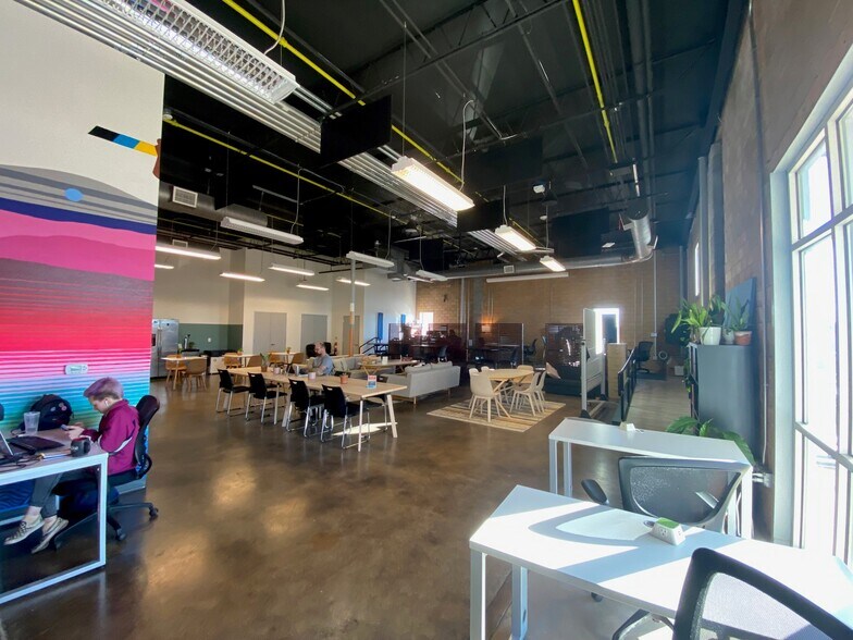 More Photos Of 608 E Hickory St, Denton General Retail For Lease