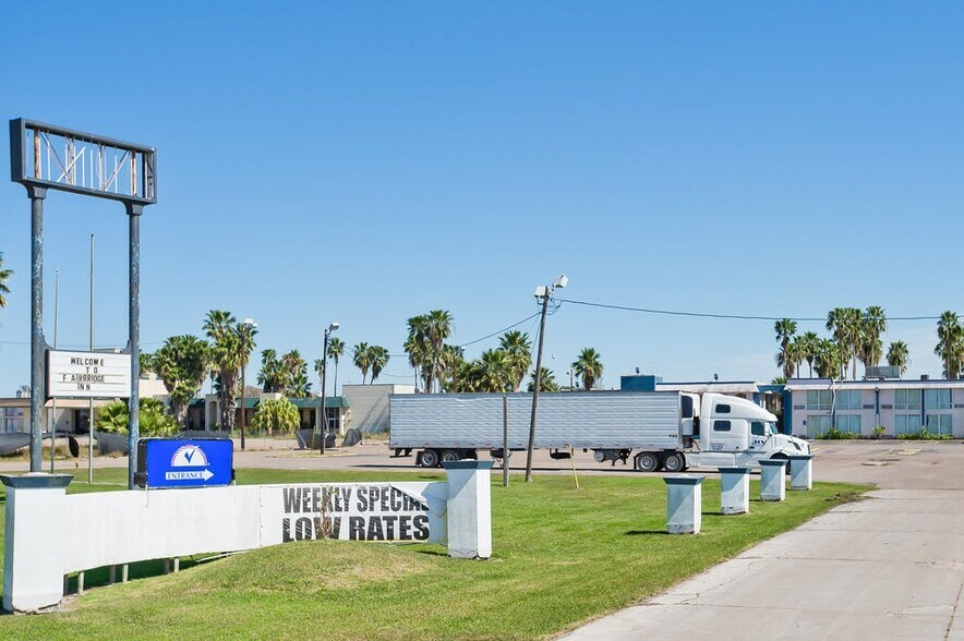 More Photos Of 910 Corn Products Rd, Corpus Christi Hotel For Sale