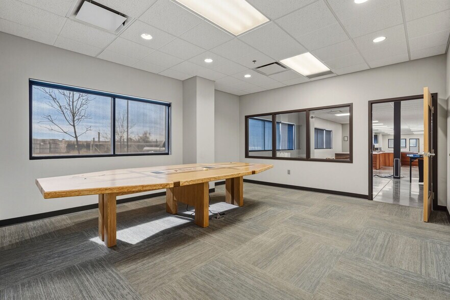 More Photos Of 3370 Drennan Industrial Loop S, Colorado Springs Flex For Sale