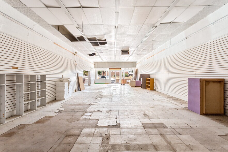 More Photos Of 844-846 N G Ave, Douglas Storefront Retail Residential For Sale