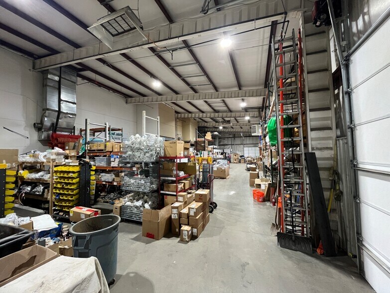 More Photos Of 1820-1880 W Evans Ave, Englewood Warehouse For Lease