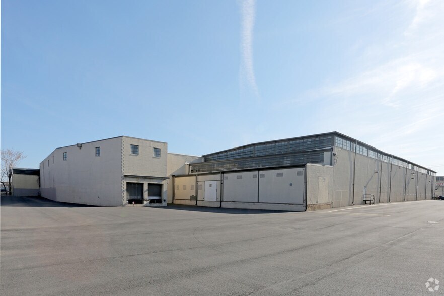 More Photos Of 5700 49th St, Maspeth Warehouse For Lease