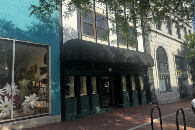 Primary Photo Of 112 Church St, Burlington General Retail For Lease