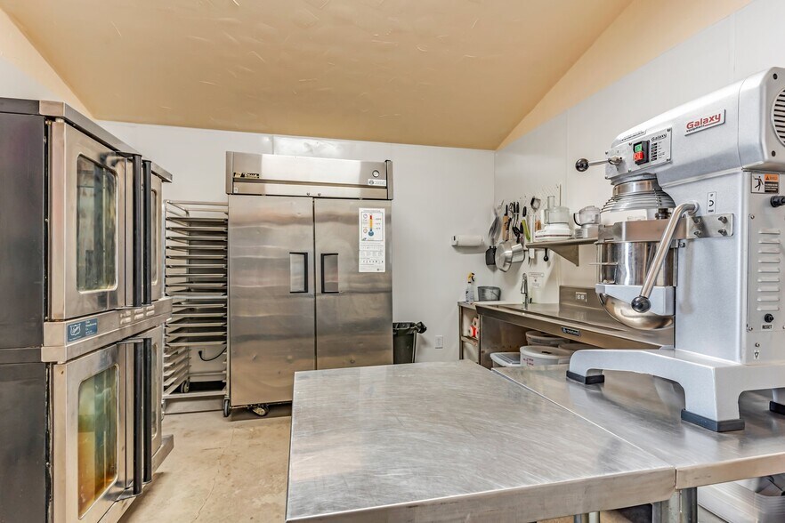 More Photos Of 39 County Road 3A, Canon City Storefront For Sale