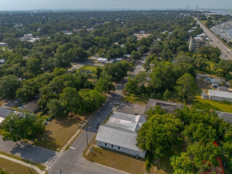 Primary Photo Of 2625 Reynolds St, Brunswick Flex For Sale