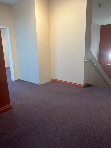 More Photos Of 28294-28310 Constellation Rd, Valencia Light Distribution For Sale