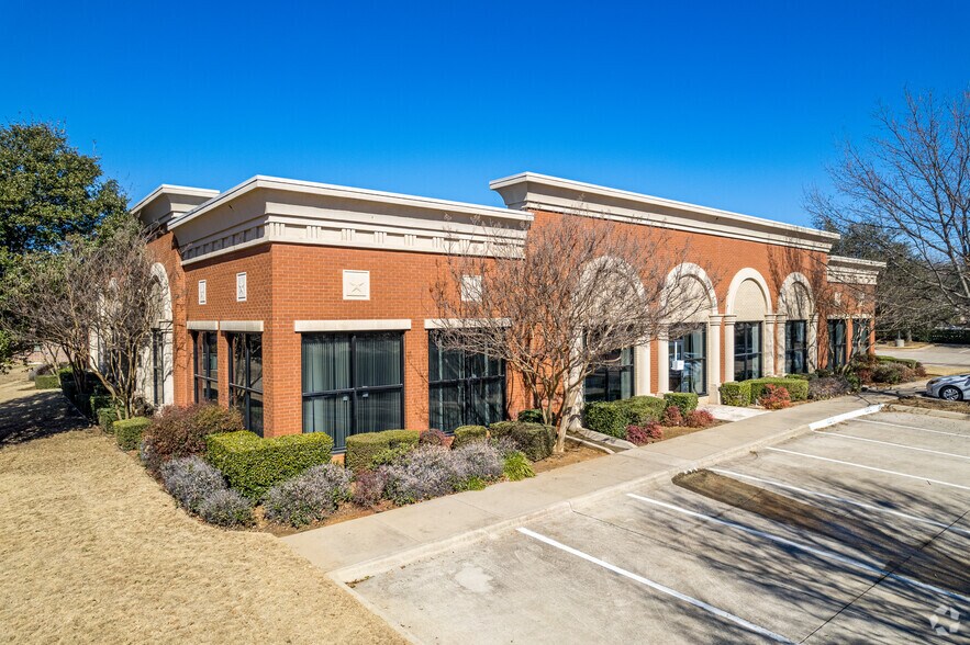 More Photos Of 2560 SW Grapevine Pky, Grapevine Office For Lease
