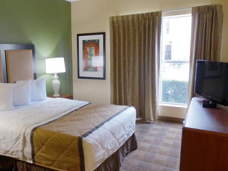 More Photos Of 572 E Beasley Rd, Jackson Hotel For Sale