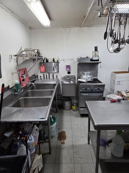 More Photos Of 572 Watertown Ave, Waterbury Restaurant For Sale