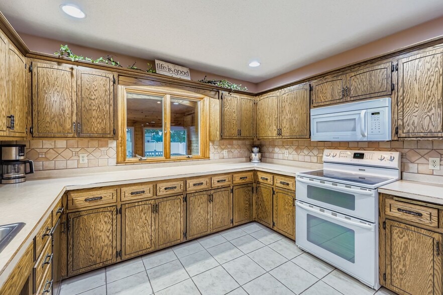 More Photos Of 198 35th St NE, Buffalo Warehouse For Sale