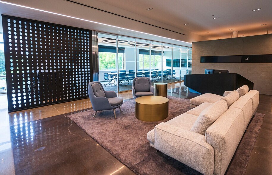 More Photos Of 13100 Wortham Center Dr, Houston Coworking Space