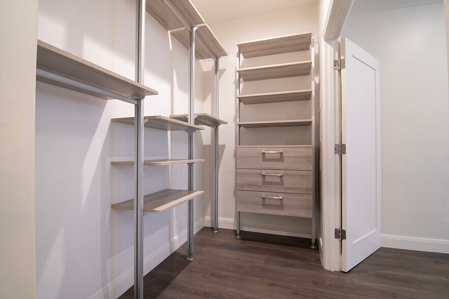 More Photos Of 681 Shatto Pl, Los Angeles Multifamily For Sale