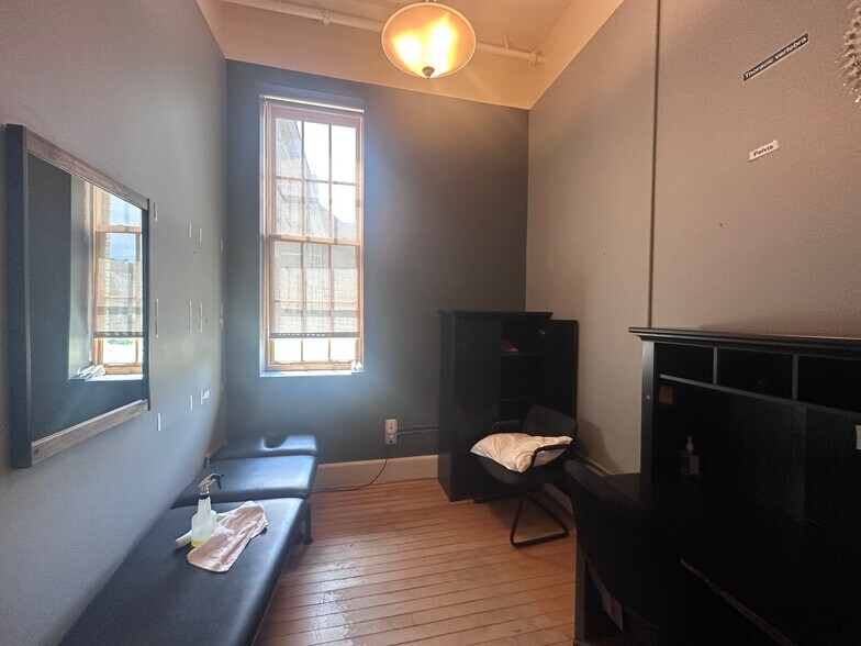More Photos Of 830 Cottageview Dr, Traverse City Loft Creative Space For Sale