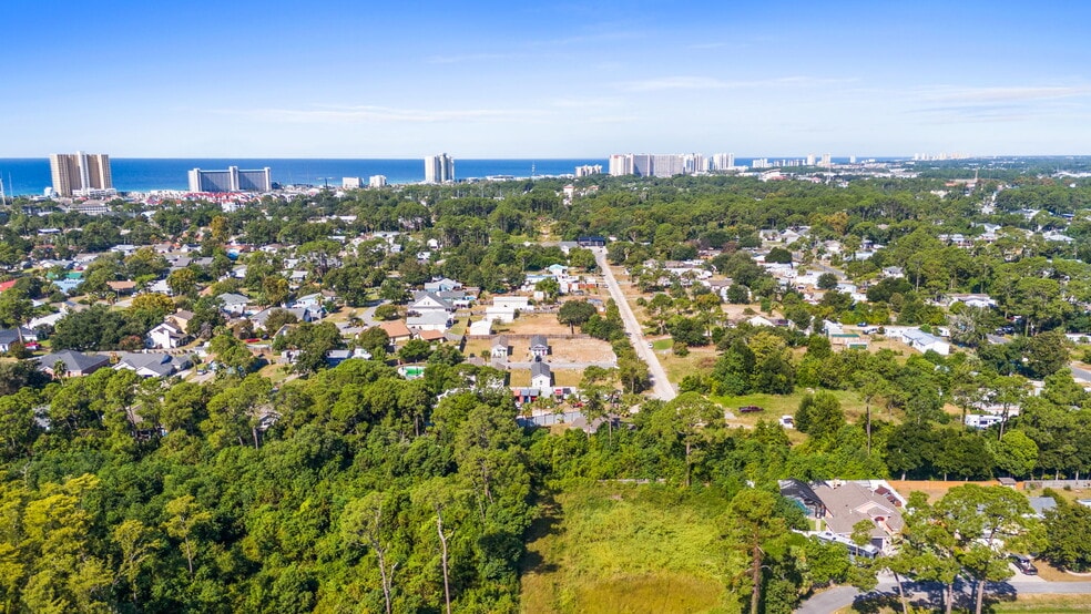 More Photos Of 2906 Sarah Jean Ct, Panama City Manufactured Housing Mobile Home Park For Sale