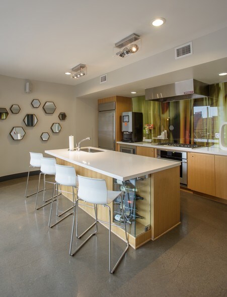 More Photos Of 2424-2434 W Caithness Pl, Denver Apartments For Lease