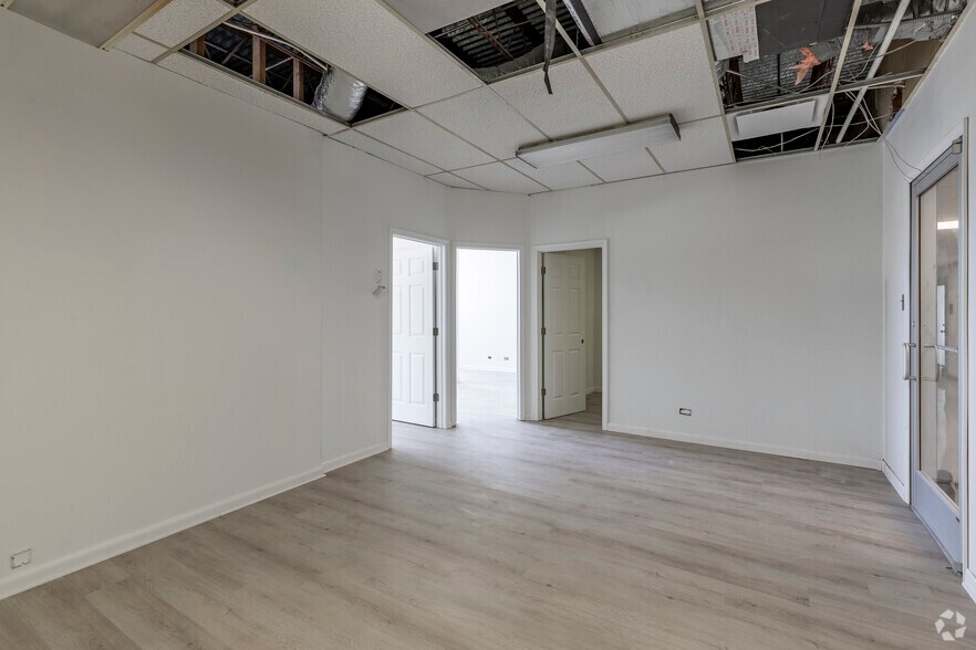 More Photos Of 6836 San Pedro Ave, San Antonio Office For Lease