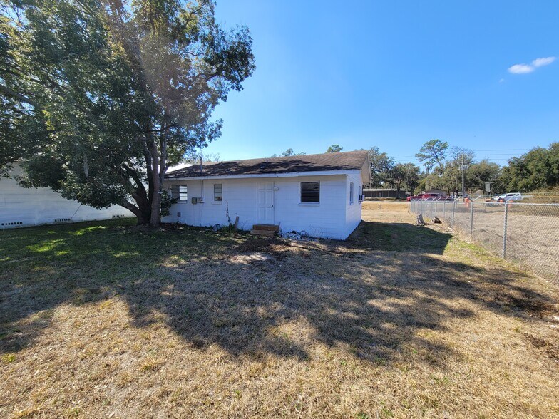 More Photos Of 4830 Gall Blvd, Zephyrhills Flex For Lease