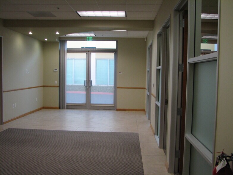 More Photos Of 9650 Research Dr, Irvine Office For Lease