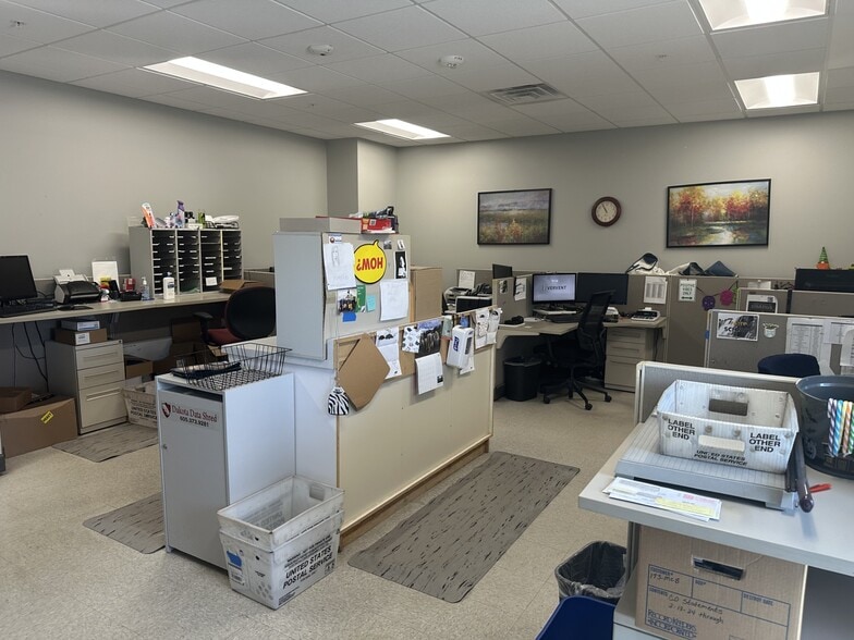 More Photos Of 2700 S Lorraine Pl, Sioux Falls Office For Lease