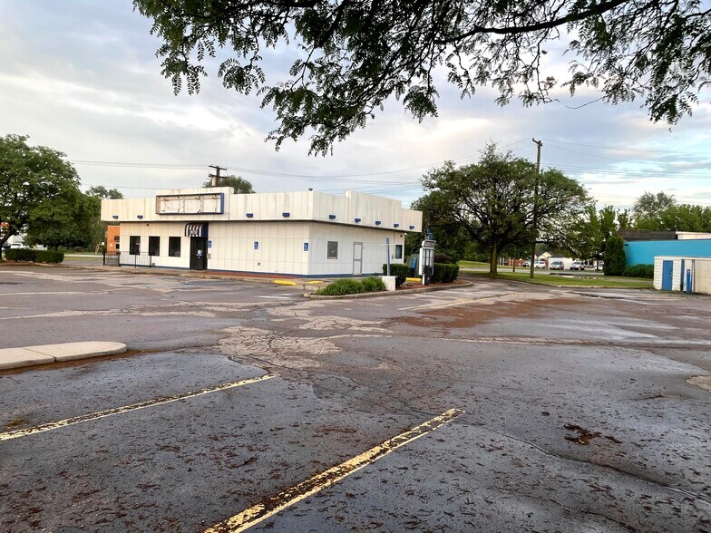 More Photos Of 17431 Dix Rd, Melvindale Fast Food For Lease