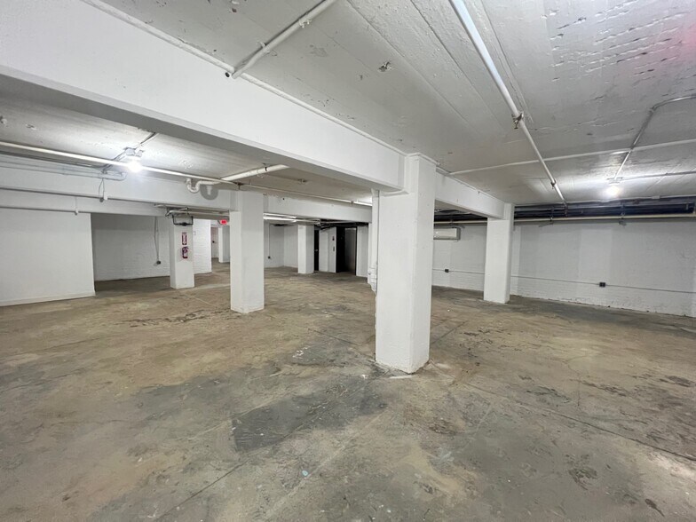 More Photos Of 190 Christopher Columbus Dr, Jersey City Office Residential For Lease