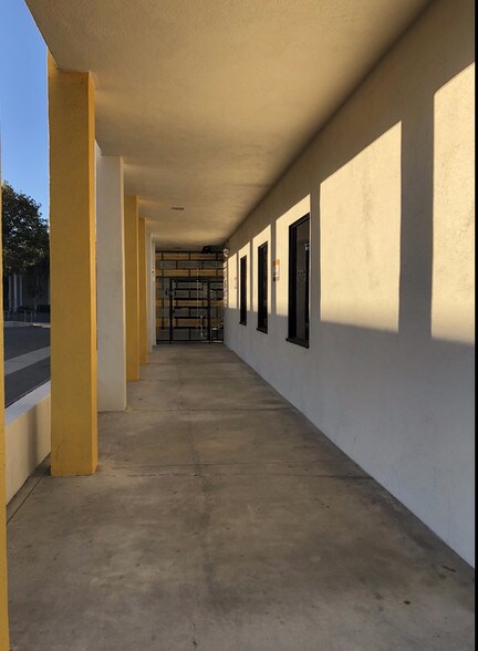 More Photos Of 1415 E 17th St, Santa Ana Office For Lease