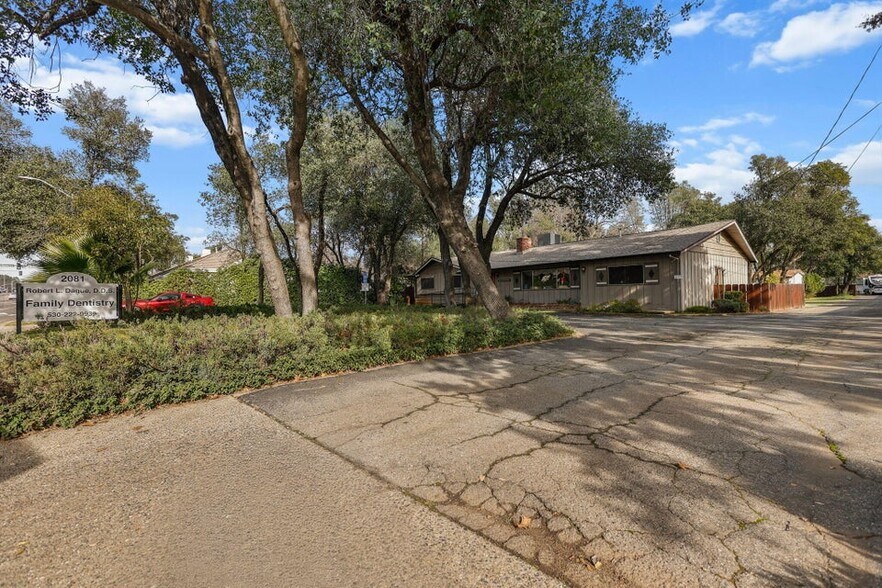 More Photos Of 2081 Victor Ave, Redding Office For Sale