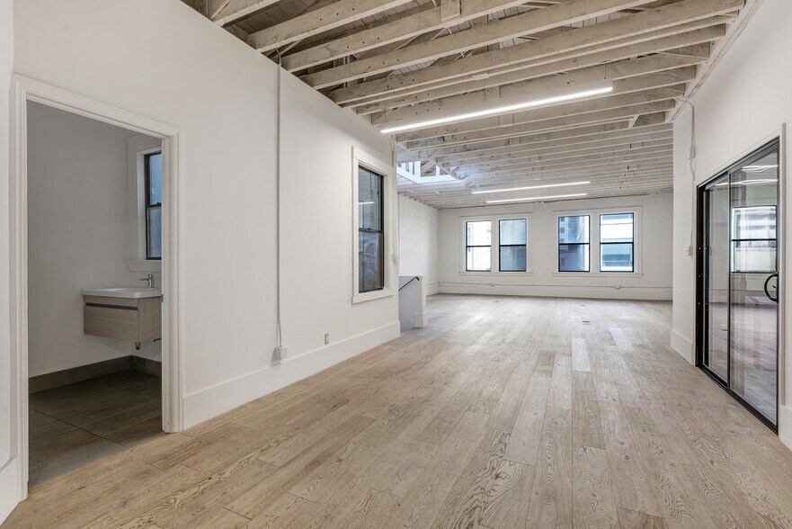 More Photos Of 227-231 Kearny St, San Francisco Storefront Retail Office For Lease