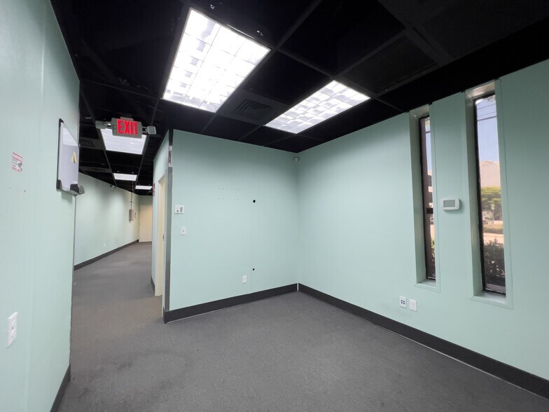 More Photos Of 3400 NE 2nd Ave, Miami Restaurant For Sale