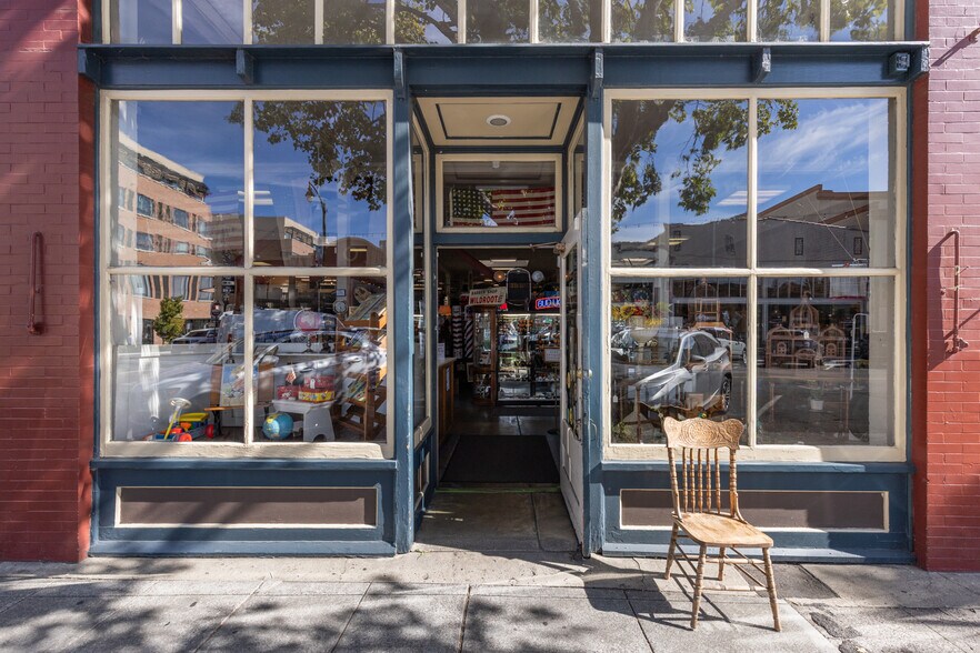 More Photos Of 130 4th St, Santa Rosa Storefront For Sale