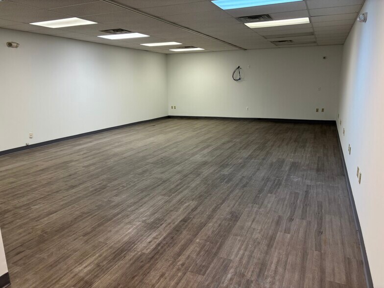 More Photos Of 1711 S Broad St, Philadelphia Office For Sale