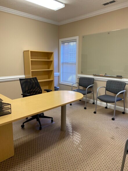 More Photos Of 2931 Breezewood Ave, Fayetteville Office For Lease