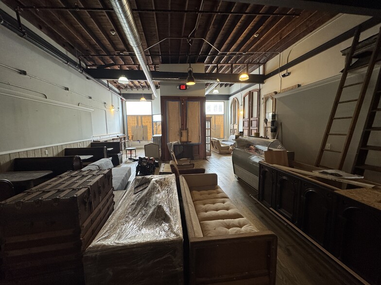 More Photos Of 414 Northampton St, Easton Restaurant For Lease
