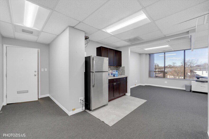 More Photos Of 5097 N Elston Ave, Chicago Medical For Sale