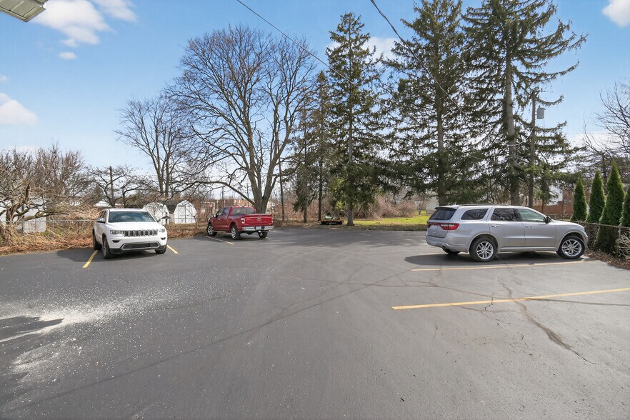 More Photos Of 175 2nd St, Belleville Office For Sale