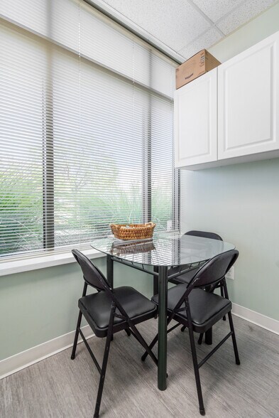 More Photos Of 9114 Philadelphia Rd, Rosedale Medical For Sale