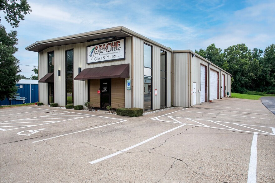 More Photos Of 13306 State Highway 110 S, Tyler Warehouse For Sale