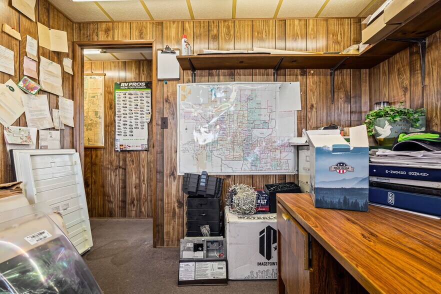 More Photos Of 7659 W Hatcher Rd, Peoria Warehouse For Sale