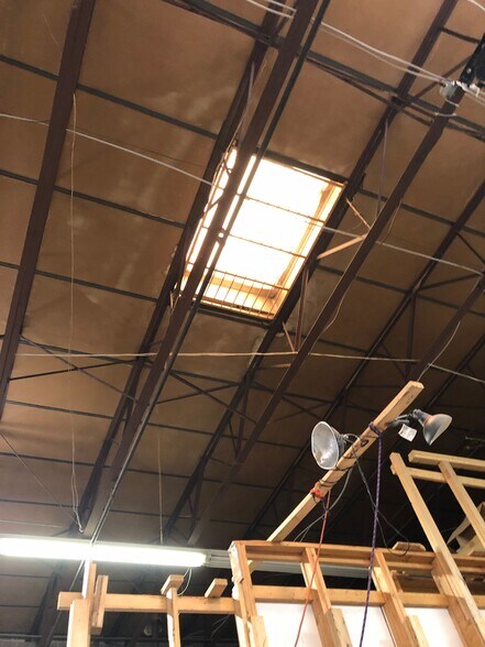 More Photos Of 3411 Windom Rd, Brentwood Warehouse For Lease