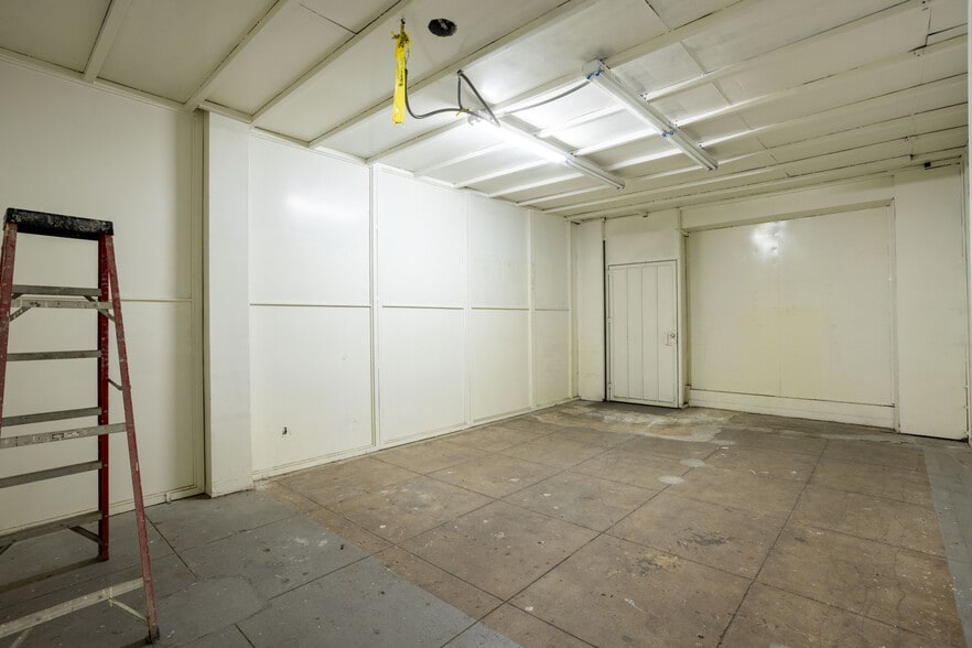 More Photos Of 1250 S Broadway, Los Angeles Warehouse For Sale