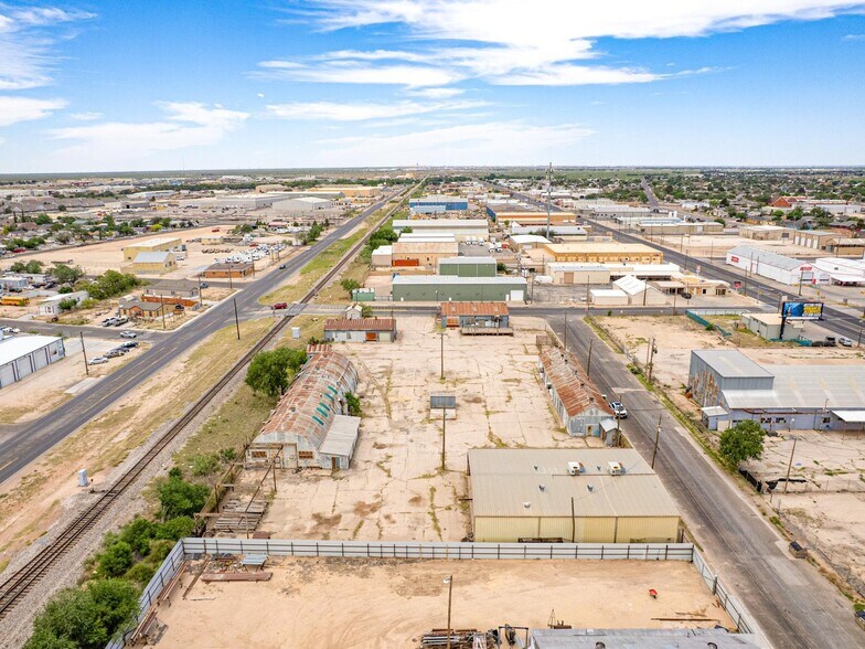 More Photos Of 1413 W 1st St, Odessa Warehouse For Sale