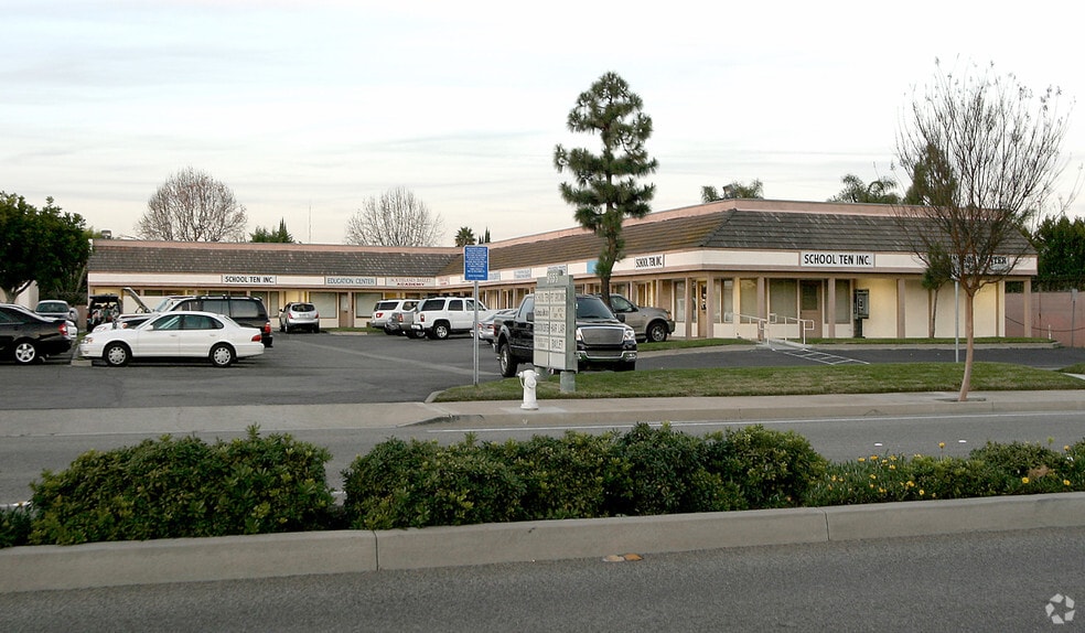 More Photos Of 9555 Garfield Ave, Fountain Valley Office For Lease