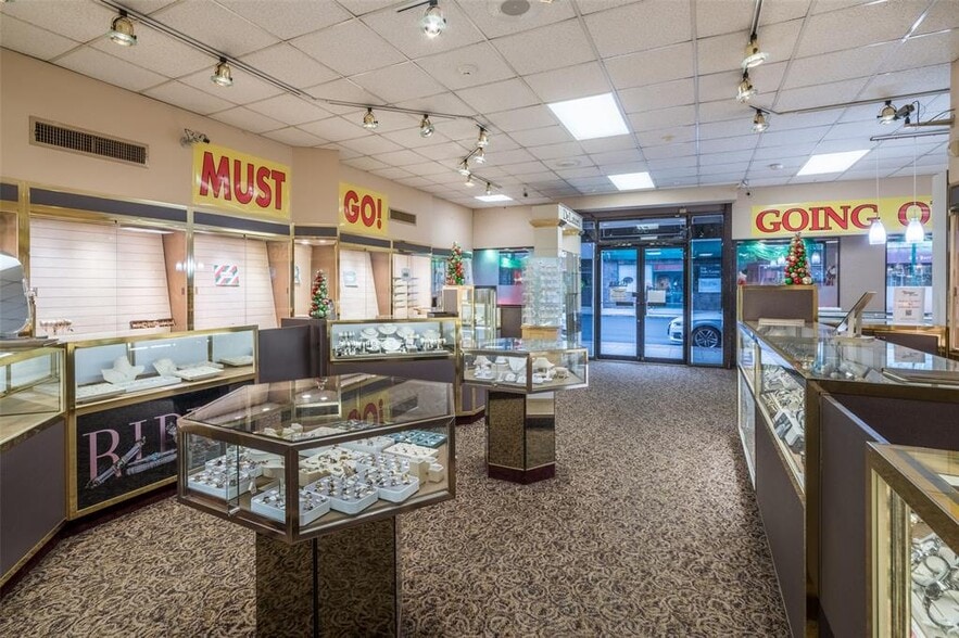 More Photos Of 565 Main St, New Rochelle Storefront Retail Residential For Lease