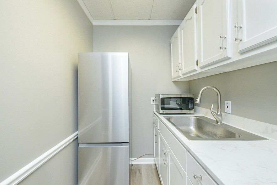 More Photos Of 3084 Mercer University Dr, Chamblee Loft Creative Space For Lease