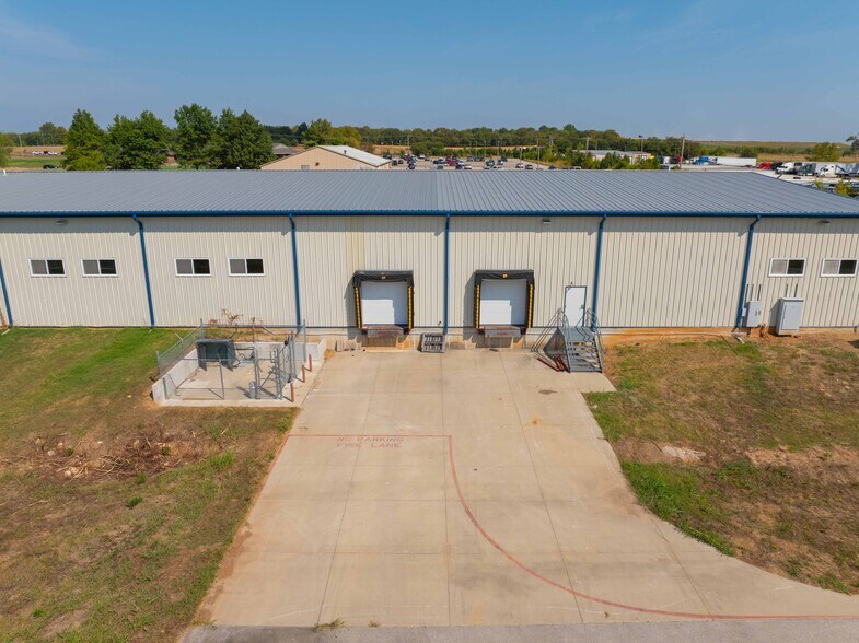 More Photos Of 5534 W Chestnut Expy, Springfield Industrial For Lease